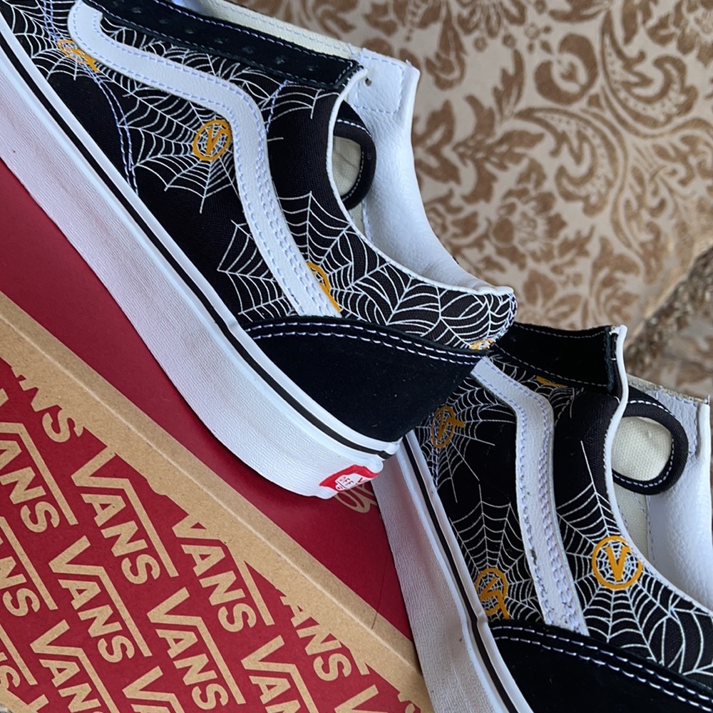 Vans WMNS Old Skool Printed Spider Web/Black Sneakers - Picture 15 of 16